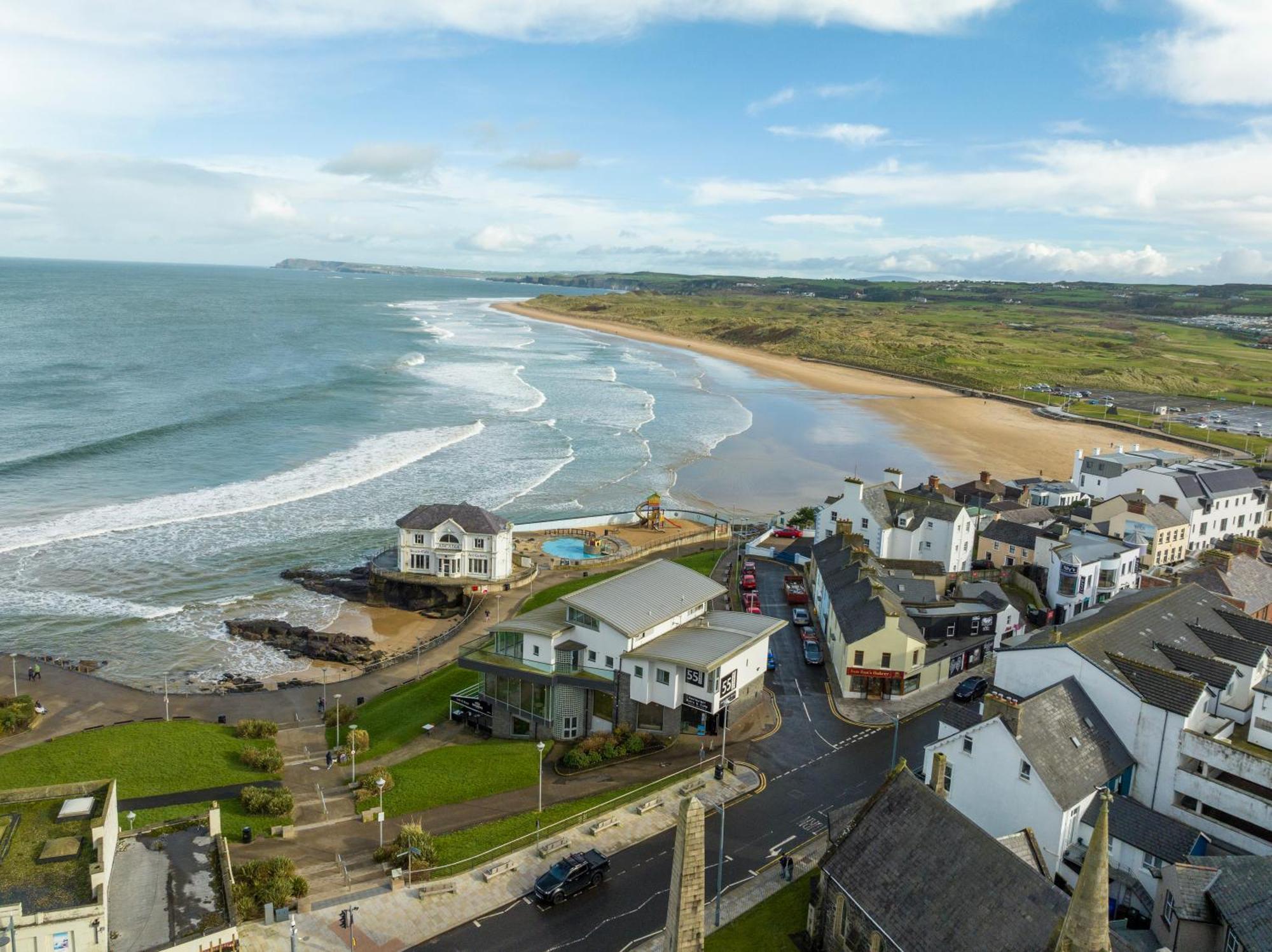 55 North Apartments Portrush Exterior photo