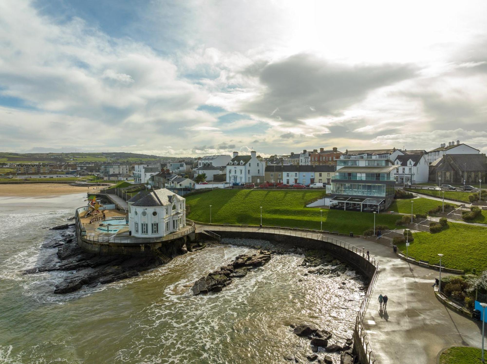 55 North Apartments Portrush Exterior photo